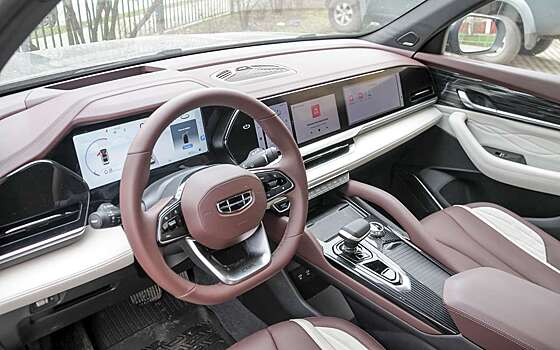 Этот популярный кроссовер Geely стал заметно дешевле