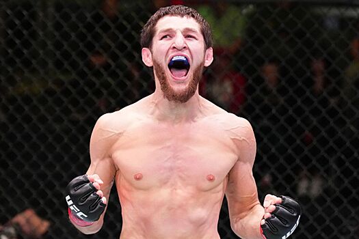 Изагахмаев и Уланбеков провели битвы взглядов перед боями на UFC Fight Night 265