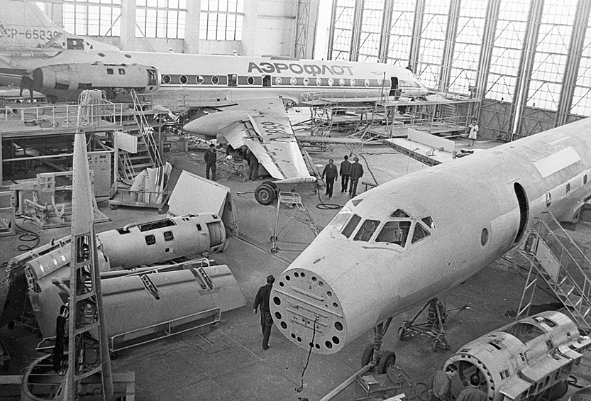 Всего было произведено 854 самолета.