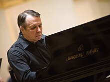 За пультом – Кирилл Карабиц, за фортепиано – Михаил Плетнев
