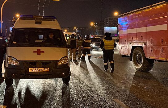 В сети появился момент наезда машины на трёх юных челябинцев