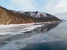 Удивительный мир Байкала сквозь прозрачный лед: впечатляющие кадры