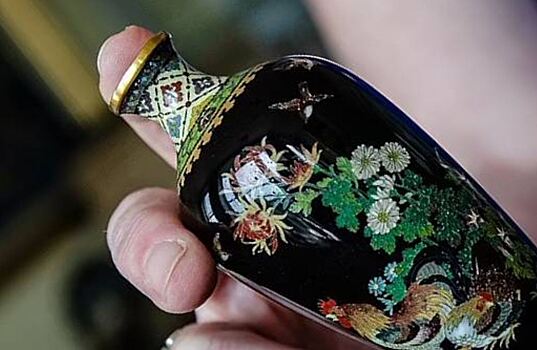 Купленная на барахолке ваза оказалась произведением искусства за миллион рублей