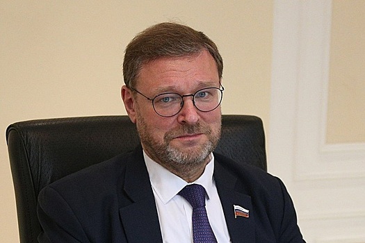 Сенатор Косачев прокоммекнтировал антироссийские высказывания Макрона