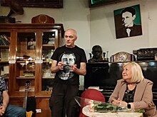 Журнал "Вторник": "Он не выходит по средам, по четвергам и пятницам…"