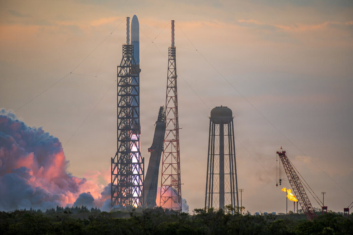 Politico: Взрыв ракеты Blue Origin задержит лунную миссию Трампа как минимум на год