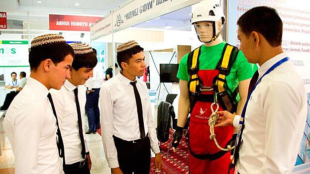 Туркменская молодежь без работы не останется