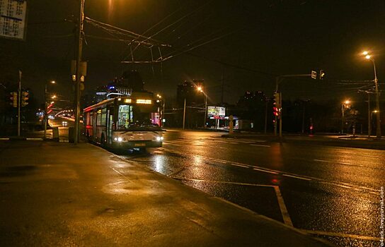 В Екатеринбурге ребенка поздно вечером выгнали из автобуса