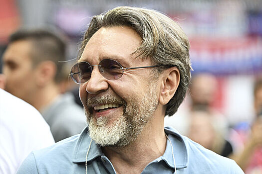 Шнуров добавил штрафы в несколько сотен тысяч рублей в свой райдер