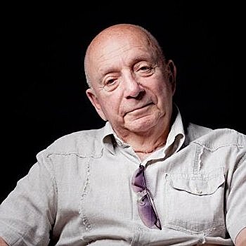 Мультипликатора Черкасского с инсультом несколько часов держали в коридоре больницы