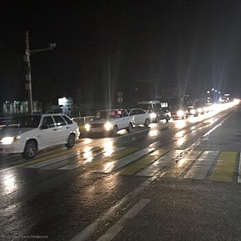 Лобовое столкновение стало причиной масштабной пробки на въезде в Кисловодск