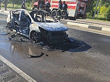 На трассе под Белгородом машина сгорела после атаки дрона, погибли два человека