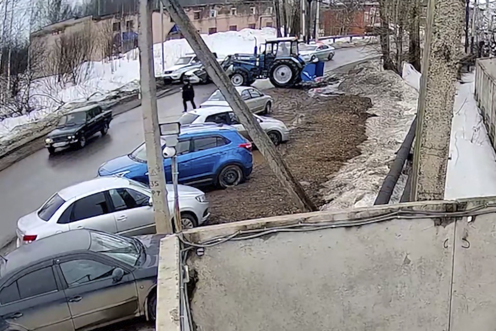 В Кировской области полицейские задержали угонщика со стрельбой