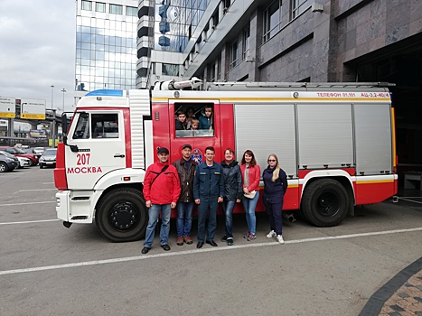 Обмен опытом: пожарные провели экскурсию для сотрудников Московского авиацентра