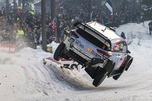 WRC: Тьерри Невилль доминирует в Швеции