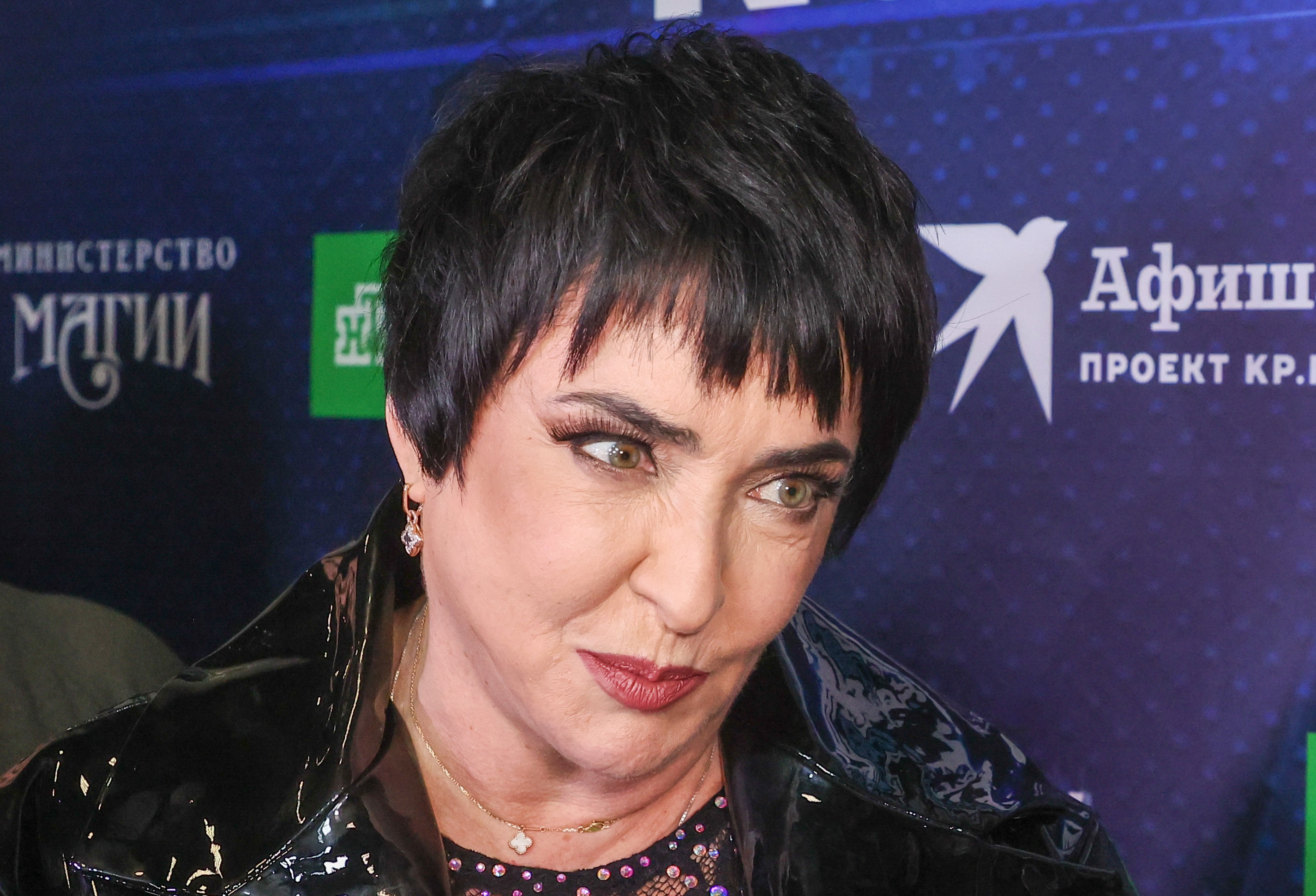 Невезение способствует успеху а труд и упорство. Девушка осень. Стихи про учеников. Невезение а труд и настойчивость приведут к успехам в знаниях. Вовсе не интересный.