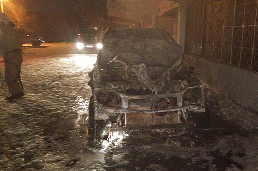У критикующего местные власти свердловского общественника сгорел кроссовер