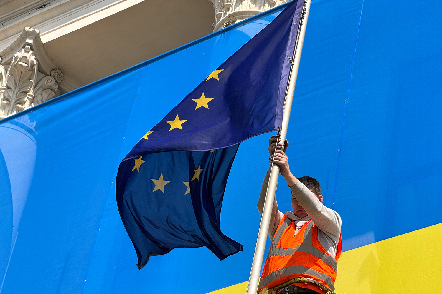 Euractiv: Великобритания присоединилась к кредиту ЕС для Украины на €90 млрд