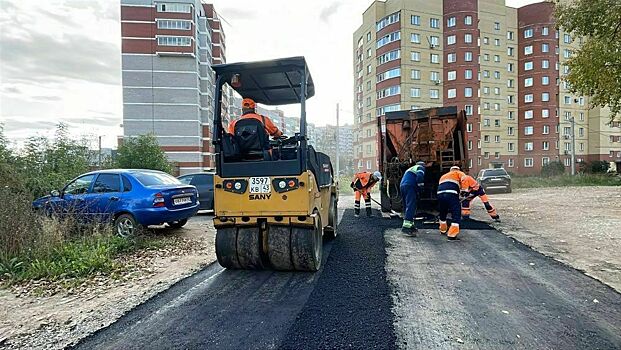 В Кирове продолжается ямочный ремонт дорог