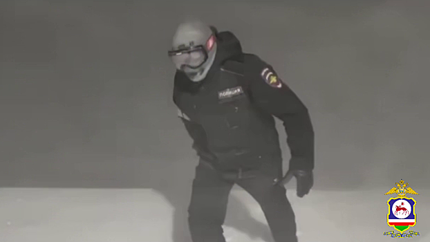 Полицейские Якутии и местные жители спасли мужчину, пропавшего в пургу из-за заглохшего снегохода