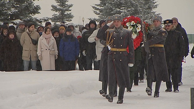 Прошло 5 лет: на военном мемориале Минобороны РФ почтили память жертв крушения Ту-154