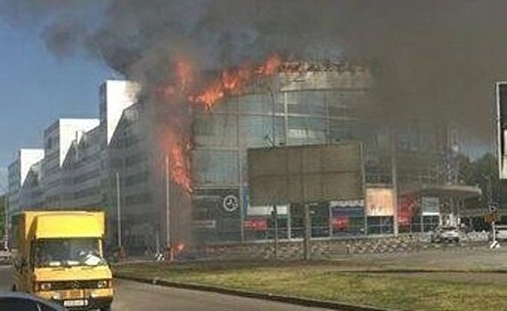 Пожар в альметьевском ТЦ "Панорама": фото, видео, комментарии очевидцев