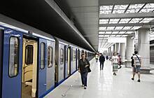 Восемь станций "фиолетовой" ветки метро закрылись в Москве