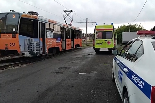 В Кемерове пожилая женщина погибла под колесами трамвая