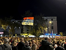 В Нови-Саде тысячи человек приняли участие в акции памяти по погибшим на вокзале