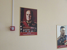 На стене Ишимского военкомата появился портрет артиста Владимира Меньшова