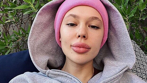 «Это что за памперс сзади» — фигуру Инстасамки раскритиковали в Сети