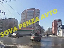 На улице Кулакова иномарка сбила мужчину с клюшкой