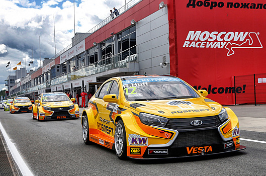 Видео: как идеально проехать «Moscow Raceway» на Lada Vesta