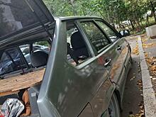 В Краснодаре неизвестные крадут из автомобилей аудиосистемы и аккумуляторы