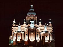 Электрики осветили собор