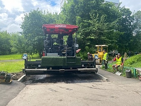 В пяти дворах района Старое Крюково уложен новый асфальт