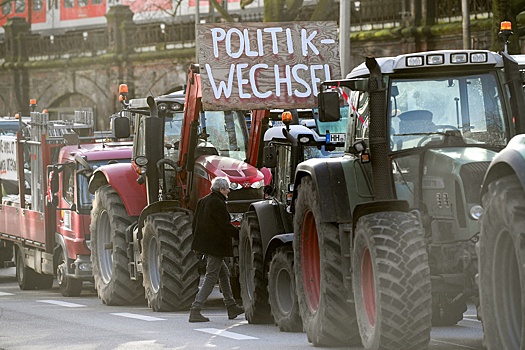 Немецкие фермеры заблокировали автобан под Штутгартом