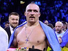 Легендарный Холифилд обратился к Усику после реванша украинца с Фьюри