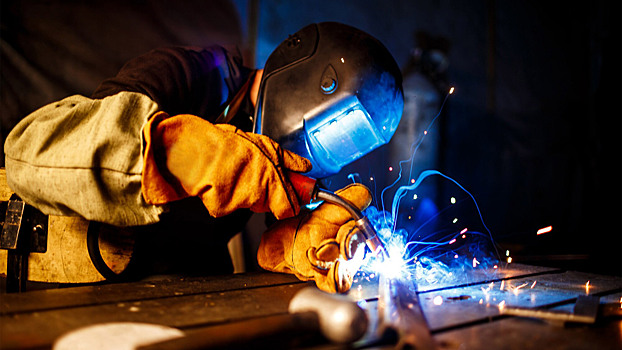 Названа профессия, зарплаты в которой выросли вдвое за 2025 год