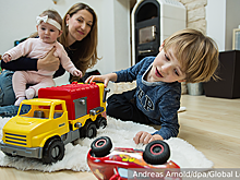 День Матери в России 2025: какого числа отмечают, история, традиции, что подарить и как поздравить