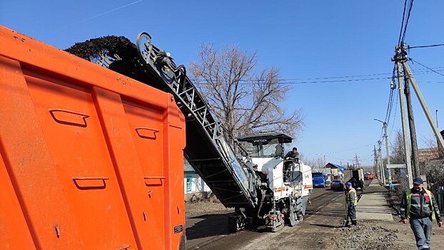 В Оренбурге на улице Державина возобновился дорожный ремонт