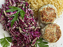 Простые и сочные котлеты из индейки и брокколи