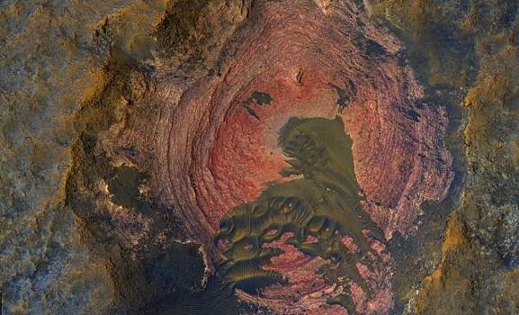 Ученых поразил новый снимок поверхности Марса