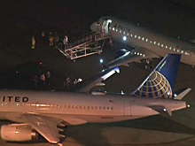 В голливудском аэропорту столкнулись два самолета