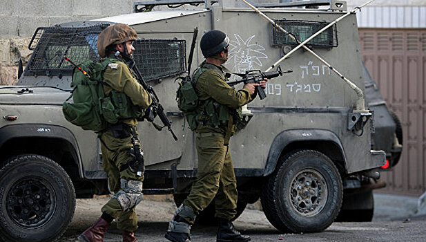 Израильские силовики застрелили напавшую на них с ножом палестинку