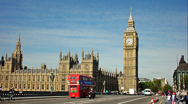 В Великобритании сократили срок самоизоляции для прибывающих туристов