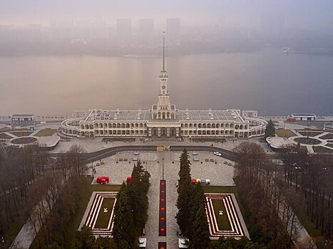 Синоптики ожидают, что туман рассеется в Москве к 10:00