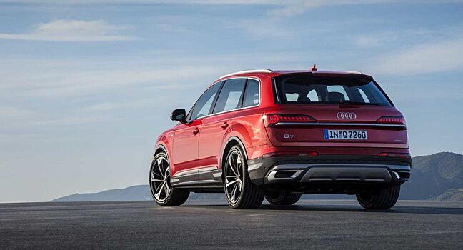 Обновленный Audi Q7 или флагман Q8?
