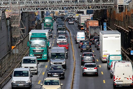 Страны ЕС согласовали ограничения по выбросу углекислого газа для грузовиков и автобусов
