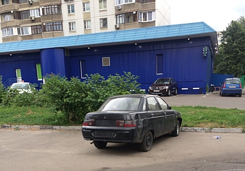 Брошенный автомобиль вывезли после обращения жителей